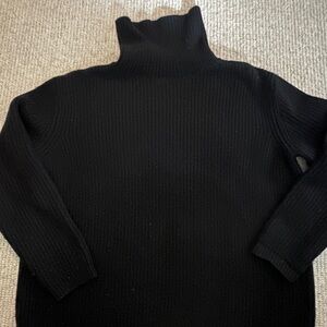 Jenni Kayne Black Ribbed Cashmere Turtleneck - size XL